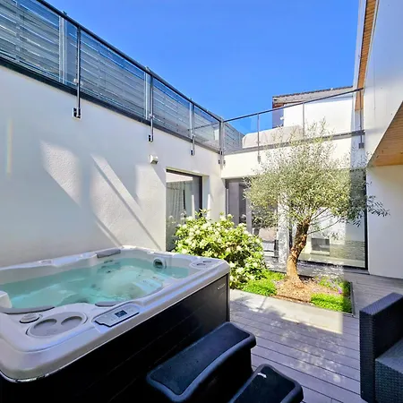 Centre Avec Sauna - Jacuzzi - Parking - 5 Etoiles Ruão